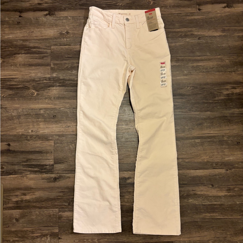 Brand New Levis High Rise Bootcut Cream Pants